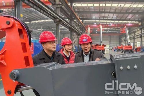 中国工程机械工业协会秘书长吴培国,副秘书长王金星莅临星邦智能参观